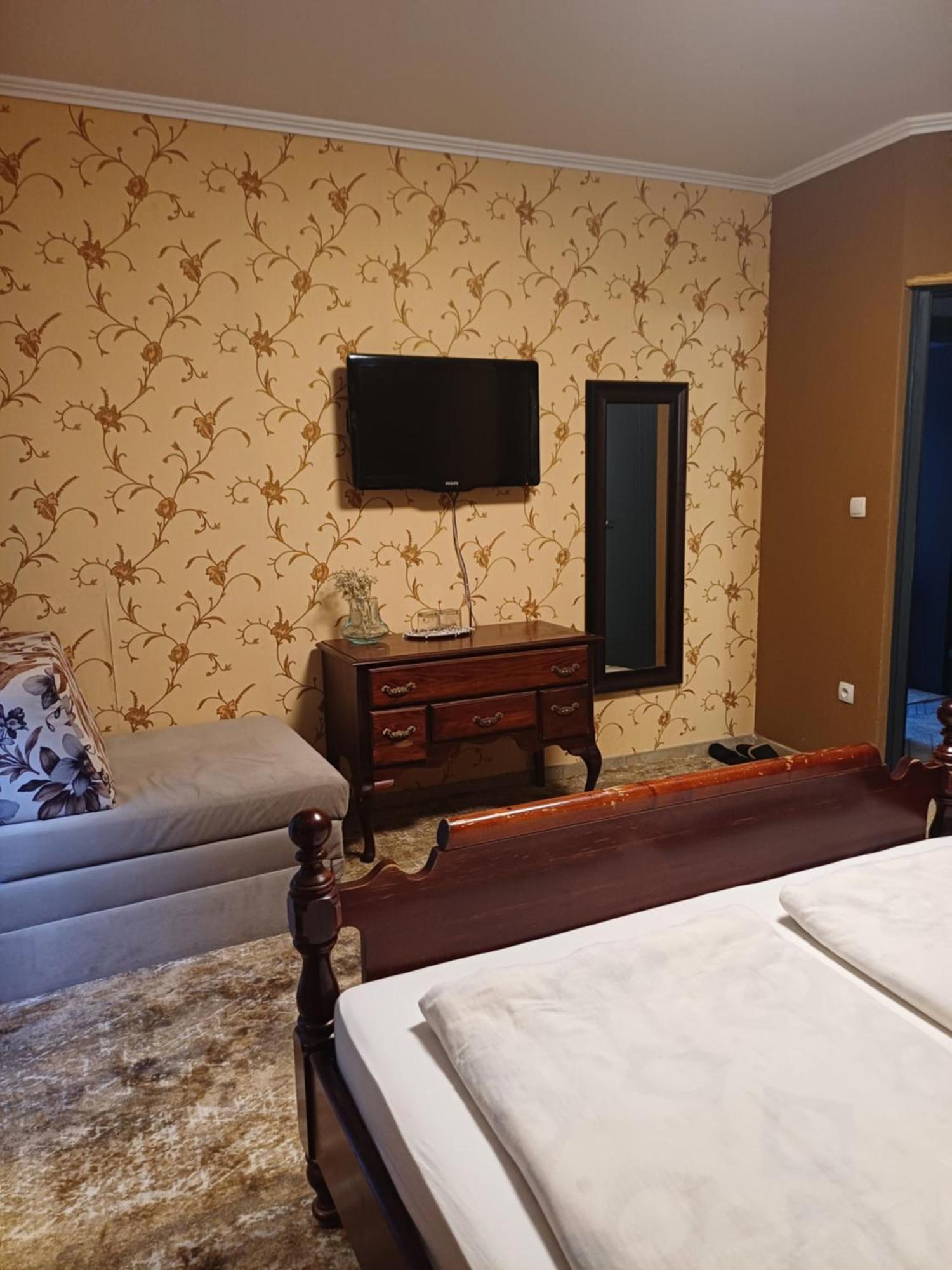 Villa Anri โมสตาร์ ภายนอก รูปภาพ